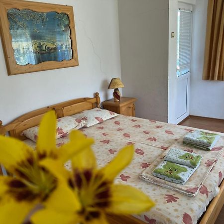 Vacation Home Yoanna Tryavna Bagian luar foto