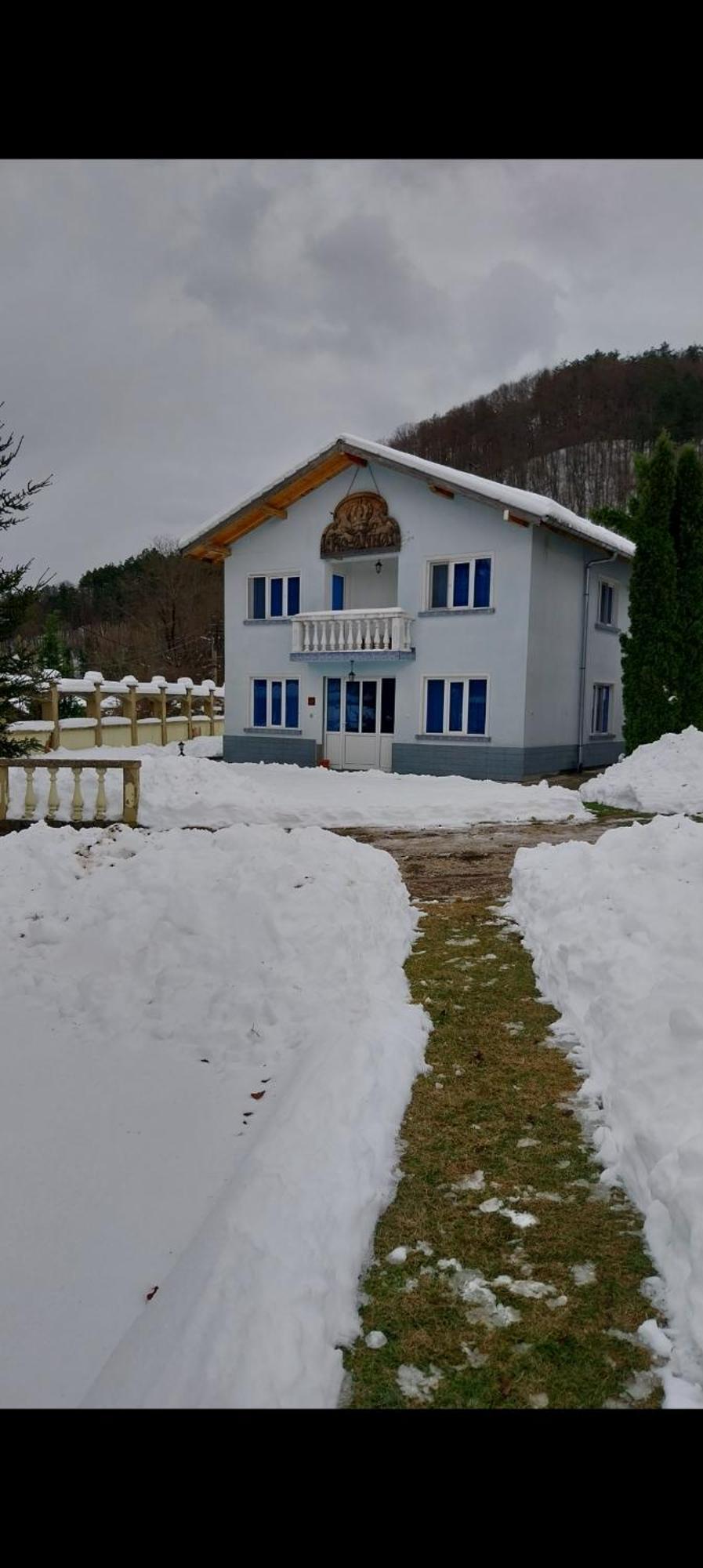 Vacation Home Yoanna Tryavna Bagian luar foto