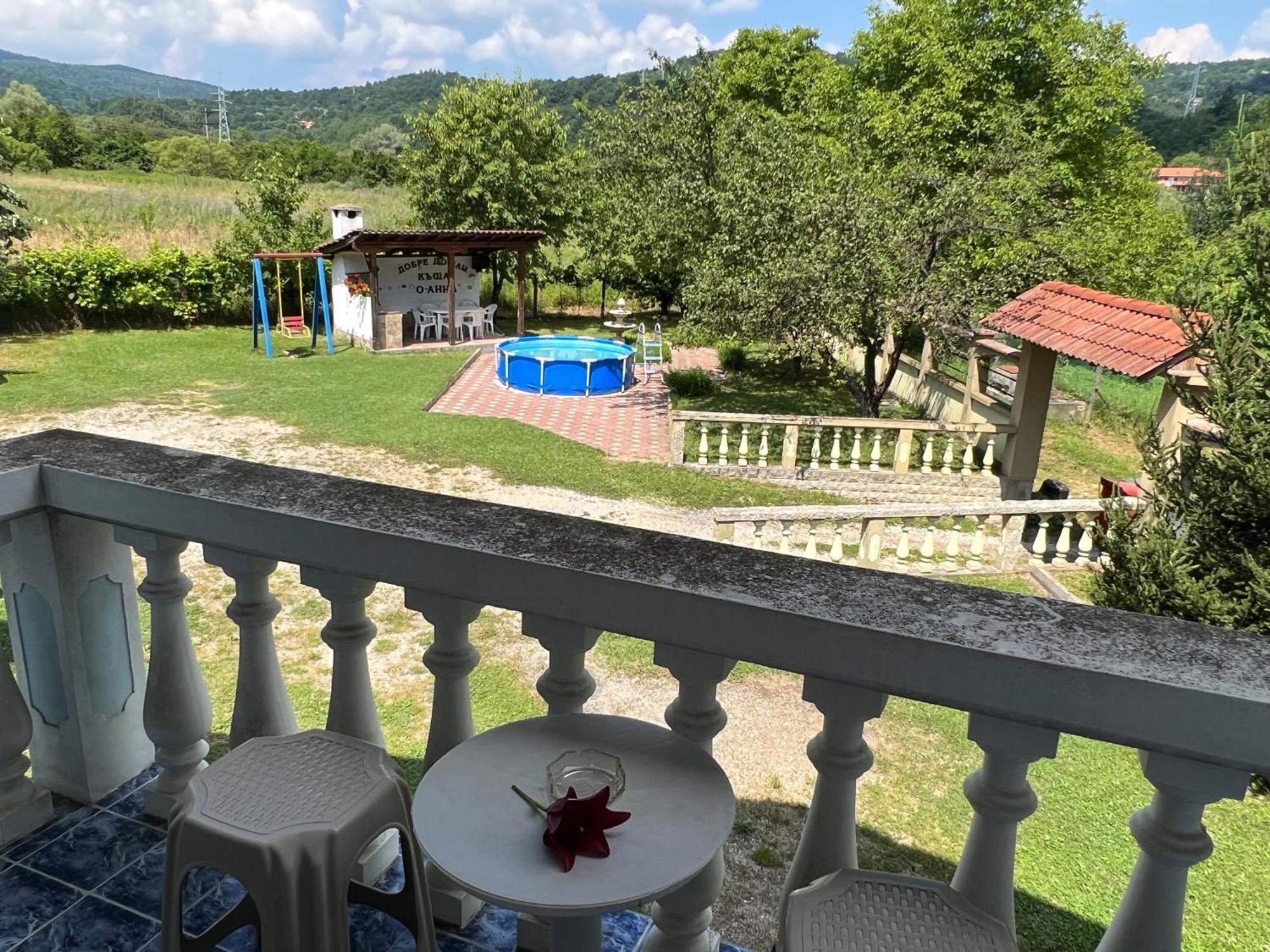 Vacation Home Yoanna Tryavna Bagian luar foto